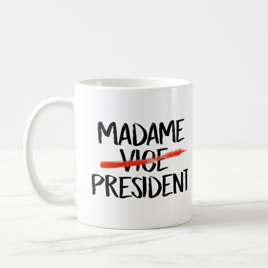 Madame President Koffiemok (Links)