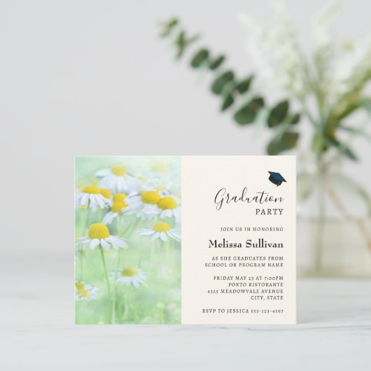  madeliefjes in een veld Afstuderen uitnodiging (Staand voorkant)