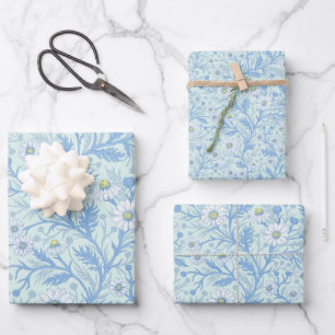 Madeliefjes in wit en blauw op zeeglas inpakpapier vel