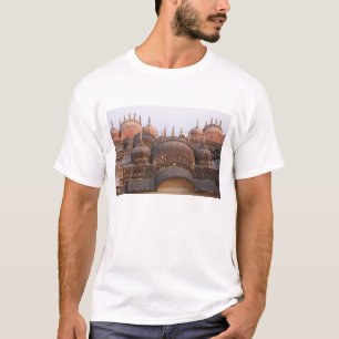 Madhavendra-paleis bij zonsondergang, Jaipur T-shirt