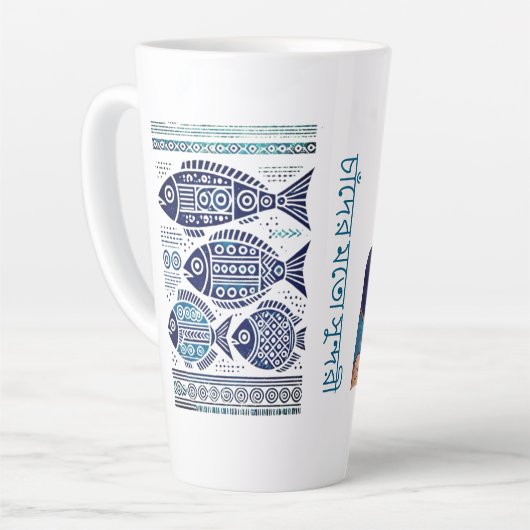 Madhubani blauwe vis en traditionele Lady Latte Mo Latte Mok (Linkerhoek)