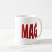 MAGA avec demi-texte rouge Café Mug (Devant droit)