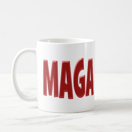 MAGA avec demi-texte rouge Café Mug (Gauche)