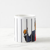 MAGA larmes Condamner Donald Trump 45 mug (Centre)