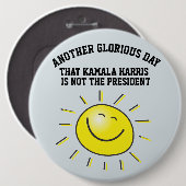 MAGA PATRIOT FUNNY ANTI-KAMALA GROTE Button (Voorkant /achterkant)