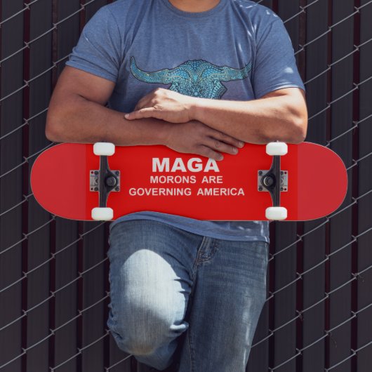 MAGA SKATEBOARD (Buiten 3)