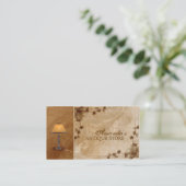 Magasin d'antiquités et de déco maison Carte Lampe (Debout devant)