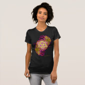 Magenta Celtic Spiral Trinity Knot T-shirt (Voorkant volledig)
