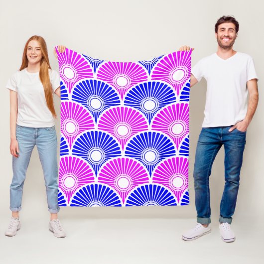 Magenta en Blue Chinese Semi Circle Wave Pattern Fleece Deken (In situ)
