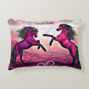 Magenta Fantasy Horses in Cartoon Dot Accent Kussen
