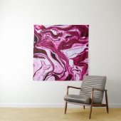 Magenta marble texture wandkleed (In situ)
