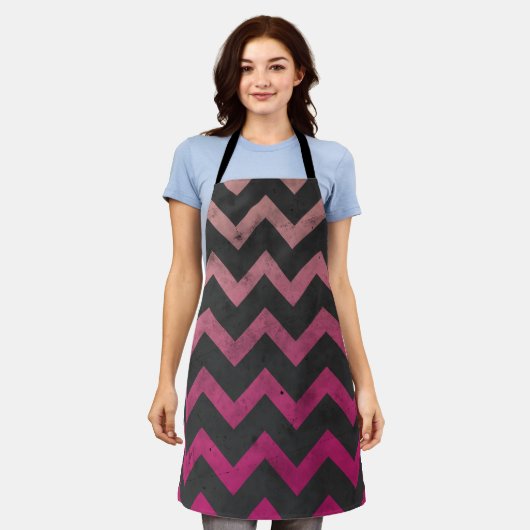 Magenta roze rood ombre donkergrijs chevron patroo schort (Gedragen)