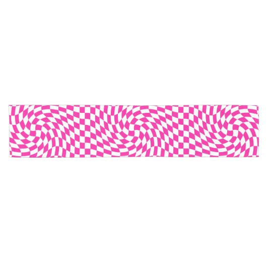 Magenta Roze & Wit Warped Chic Checkered Pattern Korte Tafelloper (Horizontaal)