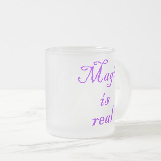 Magic is Real-mok Matglas Koffiemok (Voorkant rechts)