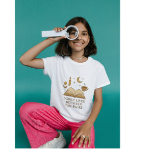 Magie Leeft Tussen de Pagina's Oude Boekenliefhe T-shirt
