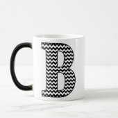 Magique Chevron noir et blanc B Monogramme Mug de morphing (Gauche)