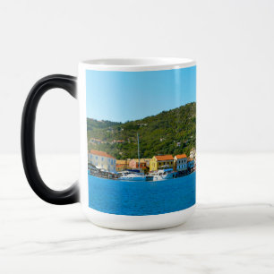 Magique La côte portuaire d'Antipaxos Mug