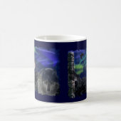 Magique Loup gris, Ravens & Aurora & Totem Wildlife Mug (Centre)