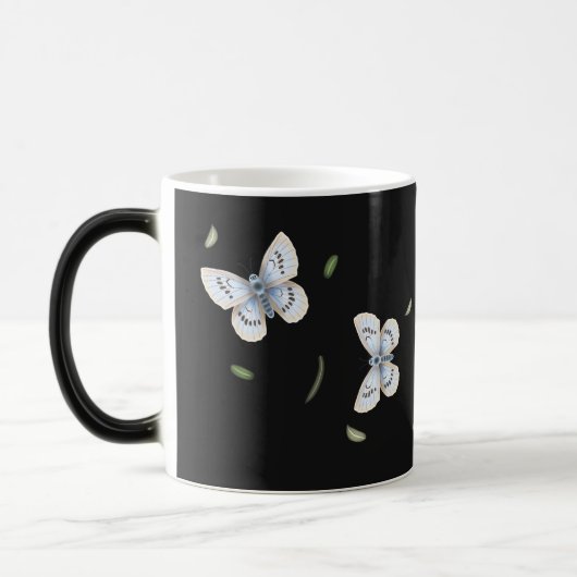 Magisch blauw en Cream Butterflies in Flight Black Magische Mok (Links)
