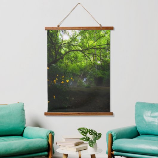 Magisch bos met gele bloemen en waterval hangend wandkleed (Woonkamer)
