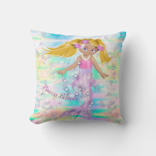 Magische regenboogballetjes en babymeisjes kussen