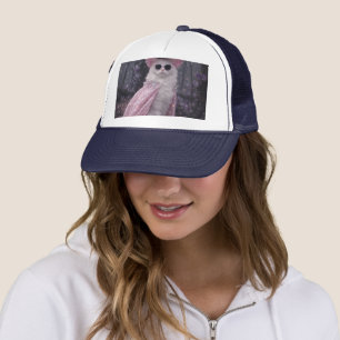 Magische Tovenaar Kat in Fonkelende Roze Cape en H Trucker Pet
