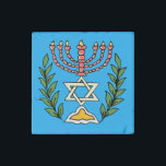 Magnet En Pierre Persian Magen David Menorah<br><div class="desc">Cette image a été adaptée à partir d'un carrelage juif perse antique et présente une menorah avec un Magen David (Étoile de David) encadré de branches d'olivier. Les imperfections de l'image originale peinte à la main ont été conservées.</div>