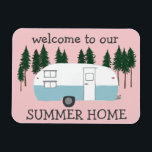 Magnet Flexible ACCUEIL ÉTÉ Camper Trailer RVing Whimsical<br><div class="desc">Bienvenue dans notre maison d'été ! Découvrez ce doux aimant de camping-car rétro et regardez ma boutique pour trouver des articles plus assortis comme des tee - shirts, des coussins, des autocollants, des porte - clés, des serviettes et plus. Et bien sûr plus de RV, campervan, camping-car aussi. Customisez ceci...</div>