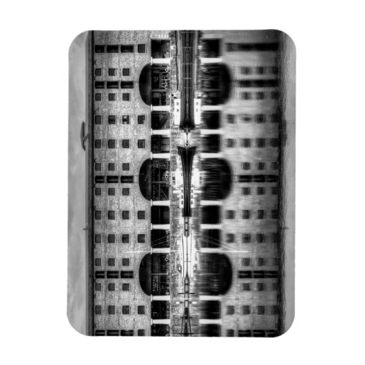 Magnet Flexible Albert Dock Liverpool (Vertical)
