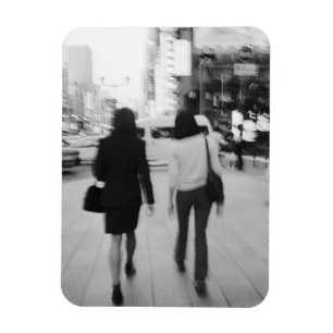 Magnet Flexible Asie, Japon, Tokyo. Jeunes femmes sur le Ginza.