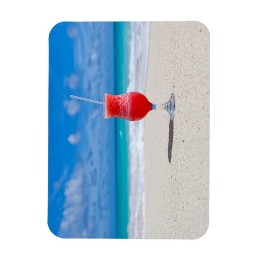 Magnet Flexible Boisson de fraise fraîche sur la plage (Vertical)