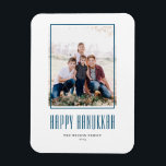 Magnet Flexible Cadre photo moderne Happy Hanoukka<br><div class="desc">Heureux Hanoukka ! Envoyer Hanoukka souhaite à la famille et aux amis avec cette photo personnalisable Hanoukka aimant. Il dispose d'une typographie moderne et d'un cadre photo simple. Personnalisez en ajoutant des noms et une photo. Cet aimant Happy Hanoukka moderne est disponible sur d'autres cartons.</div>