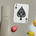 Magnet Flexible Carte de jeu Ace of Spades Black and White<br><div class="desc">Fabriqué pour ressembler à un as de pique jouant à la carte ou à une carte trump,  ce design présente une illustration de pique ornée en noir et blanc.</div>