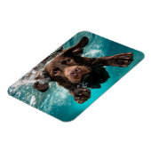 Magnet Flexible Chocolat Joueur Labrador nage sous l'eau (Côté Gauche)