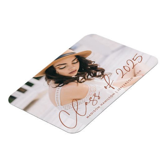 Magnet Flexible Classe moderne de 2025 Teracotta Script Graduation (Côté Gauche)