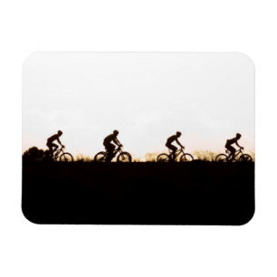 Magnet Flexible Cyclistes de VTT se frayent un chemin sur le barra