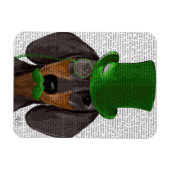 Magnet Flexible Dachshund avec Chapeau Vert Haut Chapeau Noir Tan  (Horizontal)