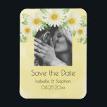 Magnet Flexible Daisies Blanc Jaune Floral Photo Enregistrer la da<br><div class="desc">Des marguerites blanches parfaites sur un arrière - plan en détresse couleur jaune. Ajoutez votre photo préférée pour cette touche personnelle. Si doux et parfait "Save the Date" pour envoyer à tous vos invités un rappel très personnel pour célébrer votre journée spéciale. Ils aimeront ce gardien spécial pour se souvenir...</div>