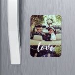 Magnet Flexible Découpage de script d'amour<br><div class="desc">Partagez une photo préférée de tous les jours,  fiançailles ou mariage sur nos magnets rectangulaires flexi avec "love" dans un script blanc moderne écrit à la main le long du fond. Fait une faveur de mariage unique lorsqu'il est jumelé avec une photo fiançailles!</div>