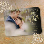 Magnet Flexible Design Elegant Gold Script Photo Enregistrer la da<br><div class="desc">Cette élégante photo chic enregistrer la date carte magnétique comprend votre photo spéciale et un script d'or décoratif enregistrer la date au-dessus de vos noms,  date et lieu. Conçu par Thisisnotme©</div>