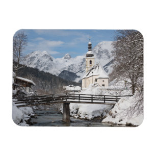 Magnet Flexible Église dans la neige avec les Alpes en hiver