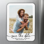 Magnet Flexible Élégante Calligraphie Couple Photo Enregistrer La<br><div class="desc">Vous cherchez un moyen unique d'envoyer des avis de sauvegarde à votre mariage? Découvrez cette MElegant Calligraphie Couple Photo Enregistrer l'aimant de la date. Vous pouvez ajouter votre photo et vos détails très facilement en utilisant les champs modèles. Ayez un grand mariage ! Avec Love Frankie   Marlow !</div>