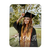 Magnet Flexible Elle L'A Fait Moderne Script Graduation Photo (Vertical)