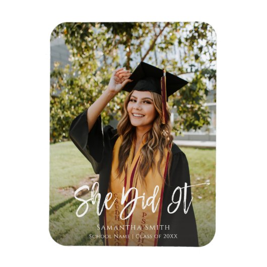 Magnet Flexible Elle L'A Fait Moderne Script Graduation Photo (Vertical)