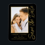 Magnet Flexible Enregistrer La Date Black Gold Style Mariage moder<br><div class="desc">Save The Date Black Gold Stylish Script Modern Mariage Magnets dispose d'un arrière - plan noir avec votre photo personnalisée. Personnalisez avec votre texte en modifiant le texte dans les zones de texte fournies. Conçu pour vous par ©Evco Studio www.zazzle.com/store/evcostudio</div>