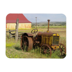 Magnet Flexible États-Unis, Oregon, Shaniko. Tracteur ancien rouil