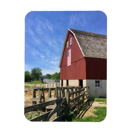 Magnet Flexible Fermes | Grange rouge avec drapeau américain (Vertical)