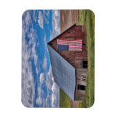 Magnet Flexible Fermes | Grange rouge rustique avec drapeau améric (Vertical)