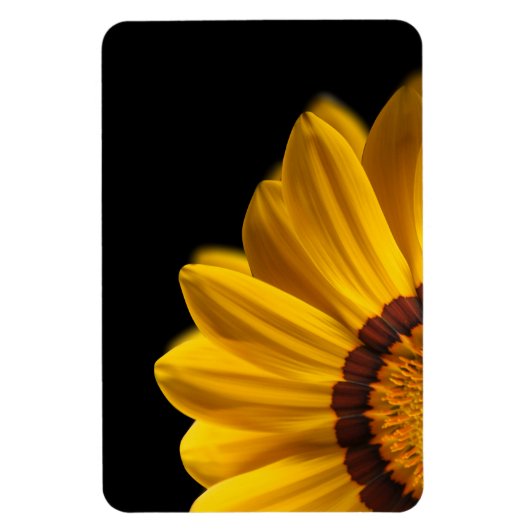 Magnet Flexible Fleur jaune sur arrière - plan noir (Vertical)