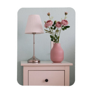 Magnet Flexible Fleurs   Roses rose pâle sur le stand de nuit